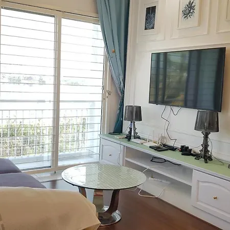 Lake Residence No73 - Classic Style, Cozy 1St Floor Puchong Exterior photo