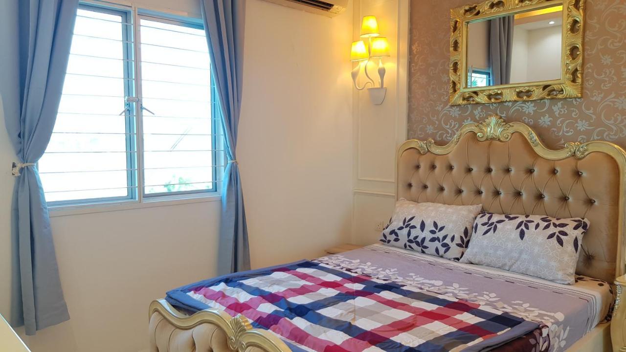 No73 - Classic Style, Cozy 1st Floor * Puchong